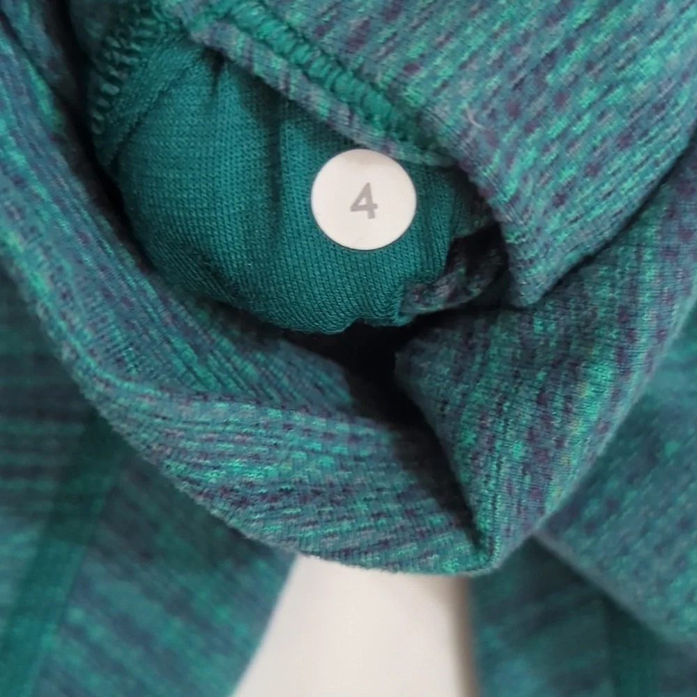 Lululemon Wunder Under Crop, Color Diamond Jacquard Teal Size 4